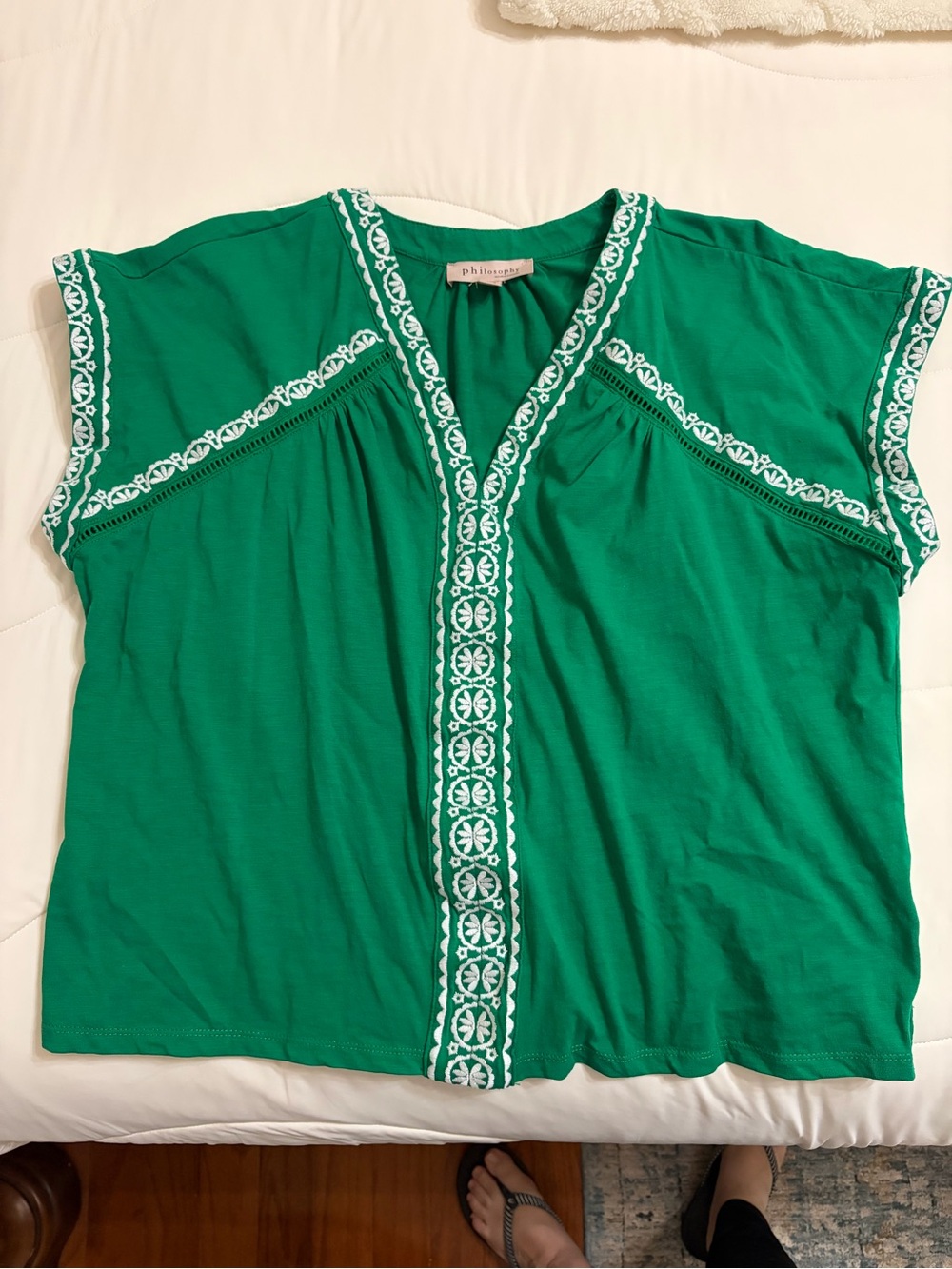 NWOT - Green Embroidered V-Neck Women's Top - xl